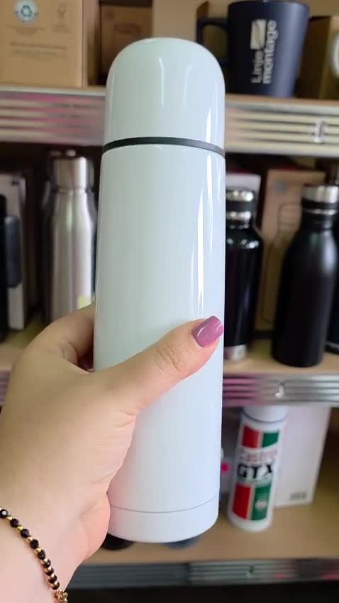 Klasyczny termos na ciepłe napoje