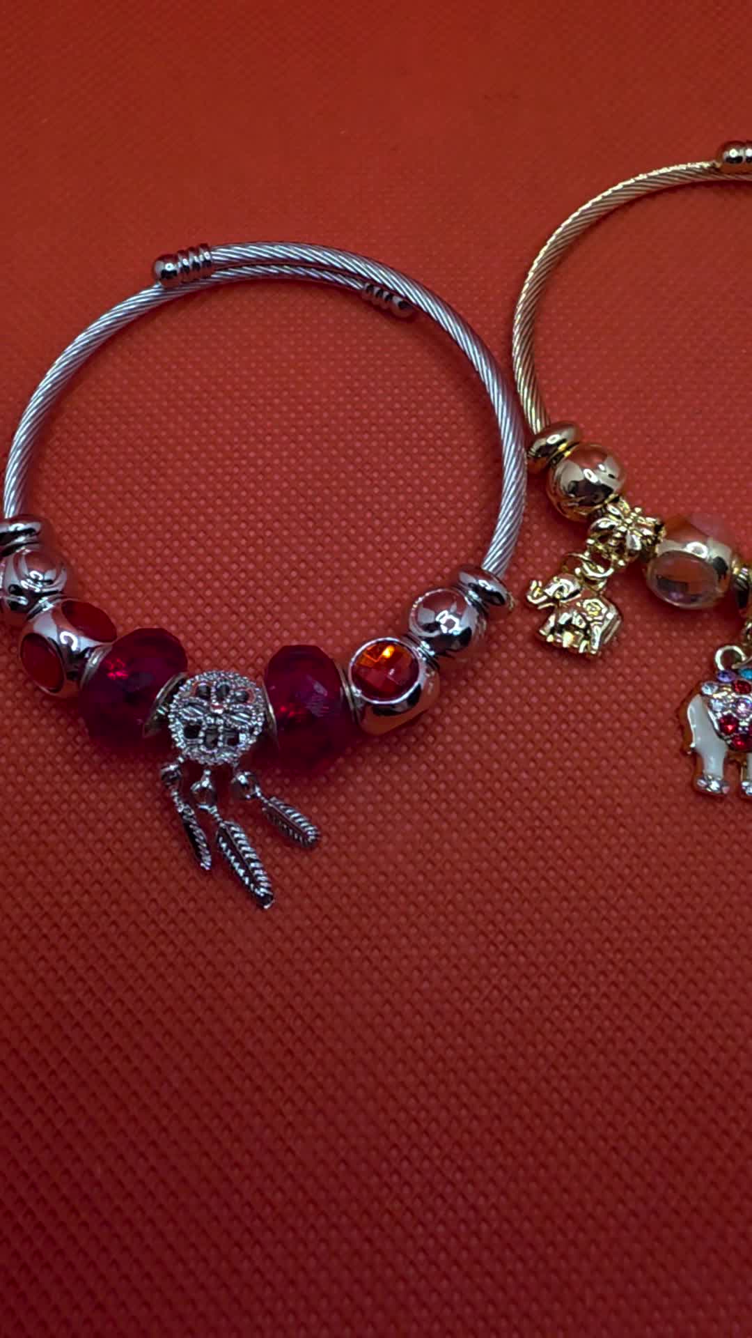 Bransoletki w stylu Pandora